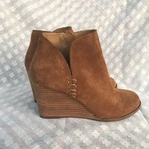 Lucky Brand suede ankle boot 8W